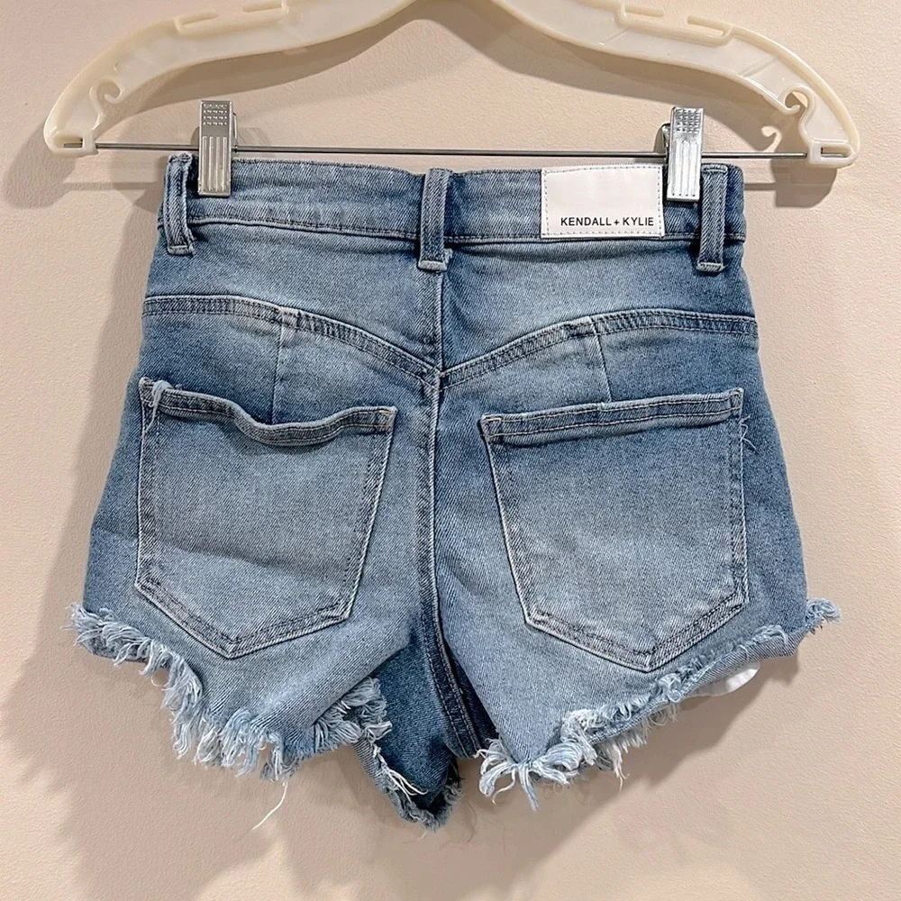 🔥Kendall + Kalie Denim Blue Women's Shorts🔥 - Picture 2 of 7